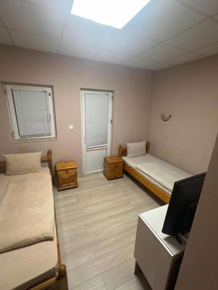 Хотел Елит Kostinbrod Exterior foto